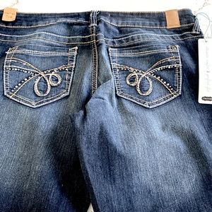 Maurices Jeans Flare NWT